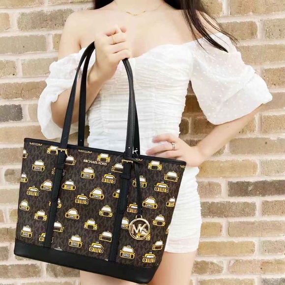 BUNDLE💞NWT Michael Kors Tote & Wallet - Picture 8 of 9